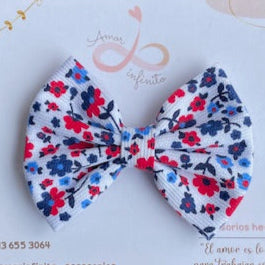 Moño Milan Blanco flores rojas y azules